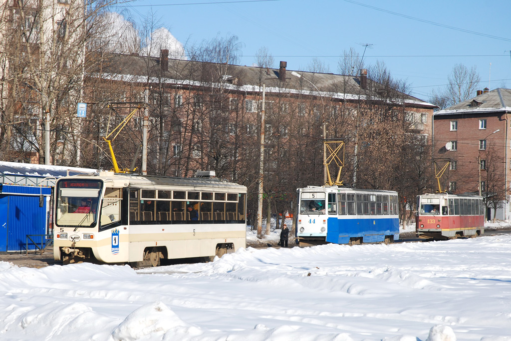Yaroslavl, 71-619KT № 5; Yaroslavl, 71-605 (KTM-5M3) № 44; Yaroslavl, 71-605 (KTM-5M3) № 133
