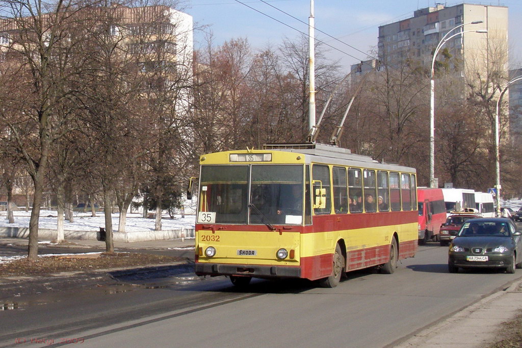 Киев, Škoda 14Tr89/6 № 2032