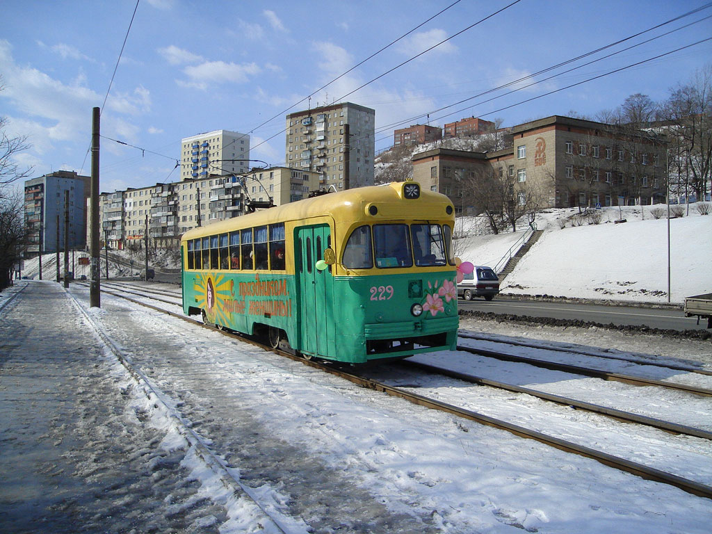 Vladivostok, RVZ-6M2 Nr 229; Vladivostok — Theme trams