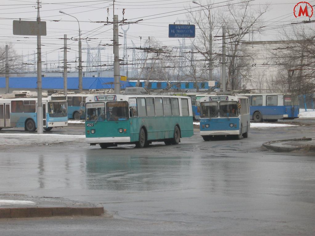 Volgograd, ZiU-682V-012 [V0A] № 4527; Volgograd, ZiU-682G-016 (012) № 4572; Volgograd — Trolleybus lines: [1&4] Central network