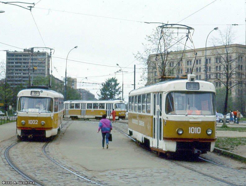 Moscou, Tatra-Reis N°. 1002; Moscou, Tatra T3SU (2-door) N°. 1010