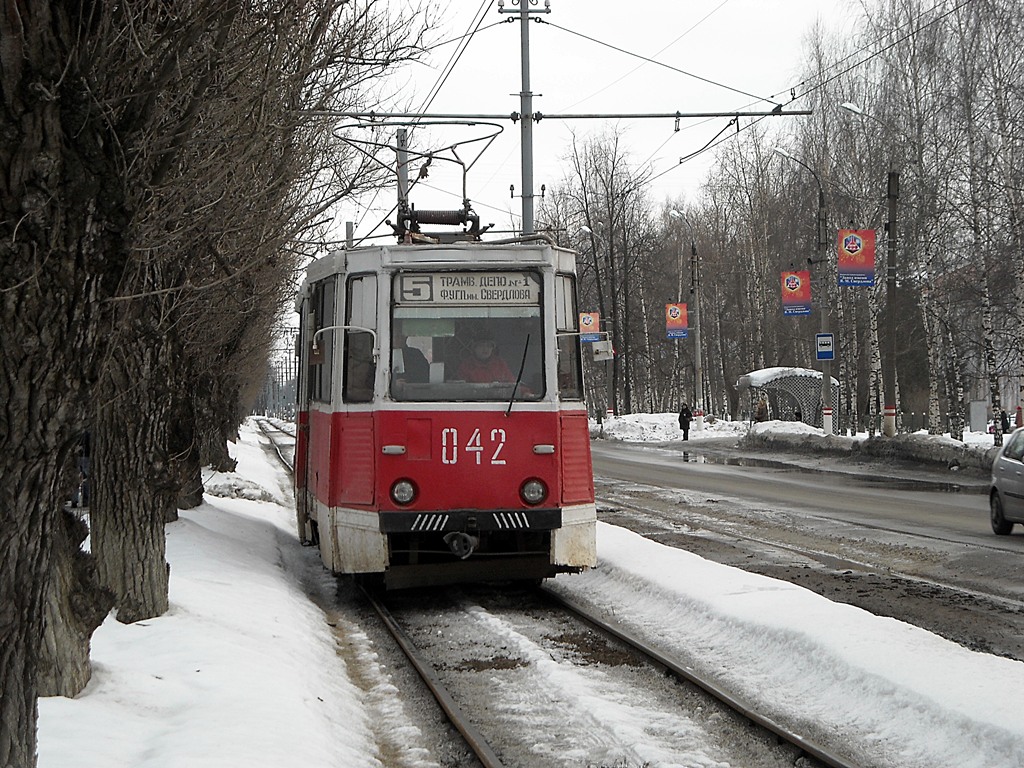 Дзержинськ, 71-605 (КТМ-5М3) № 042
