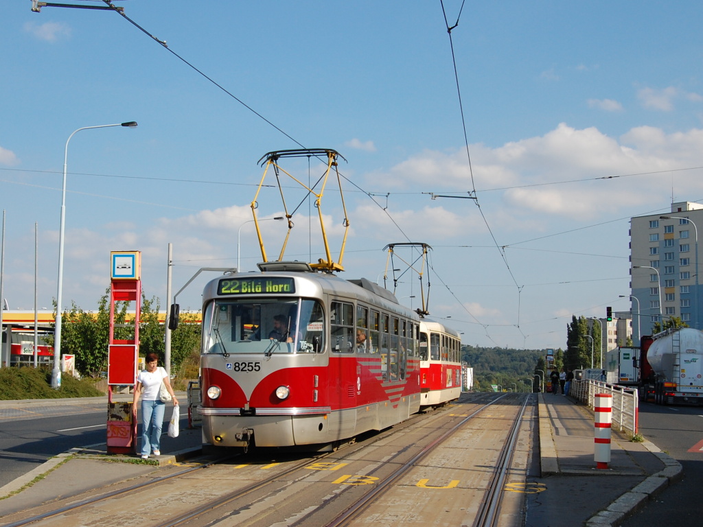 Prága, Tatra T3R.PLF — 8255