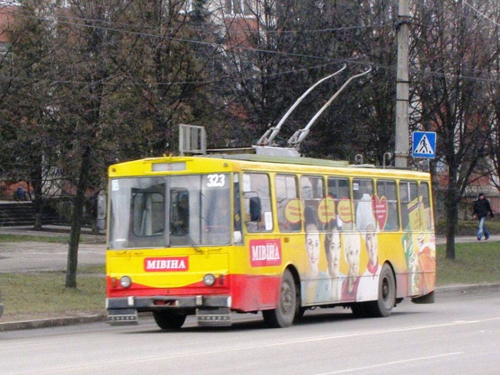 Черновцы, Škoda 14Tr89/6 № 323