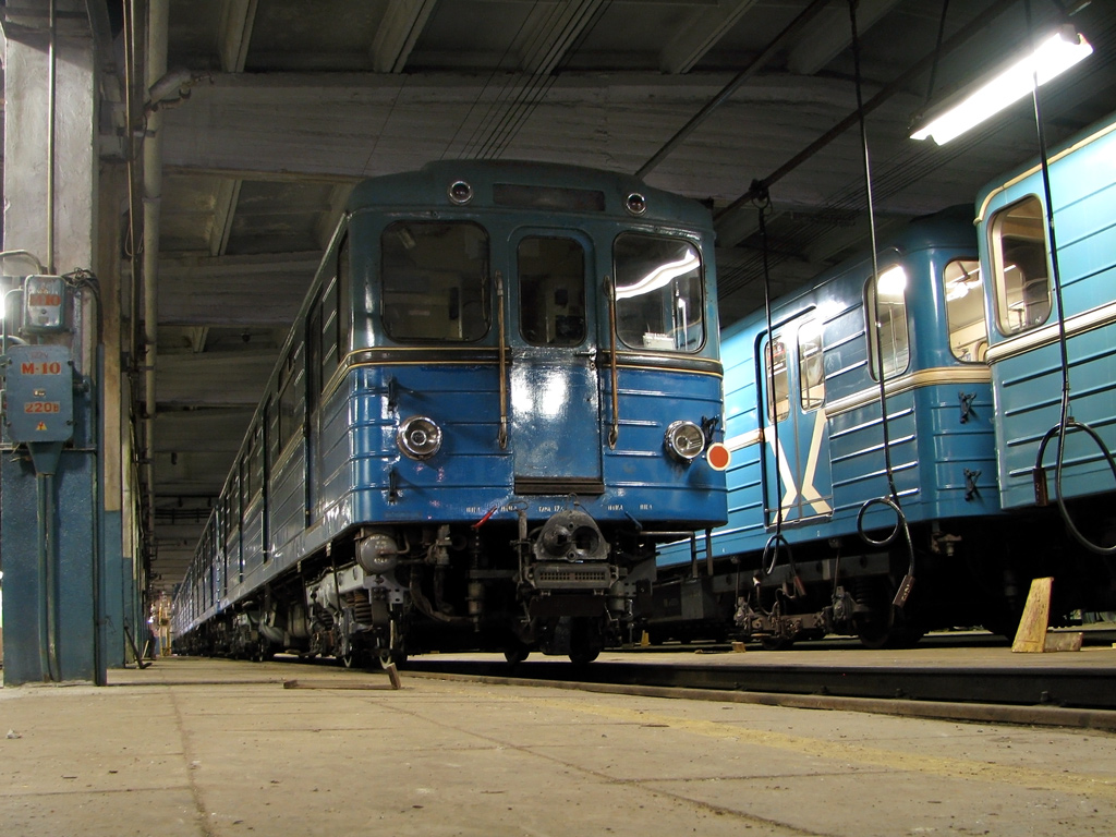 Moscova — Metro — Vehicles — Type Ezh/Em-508/Em-509