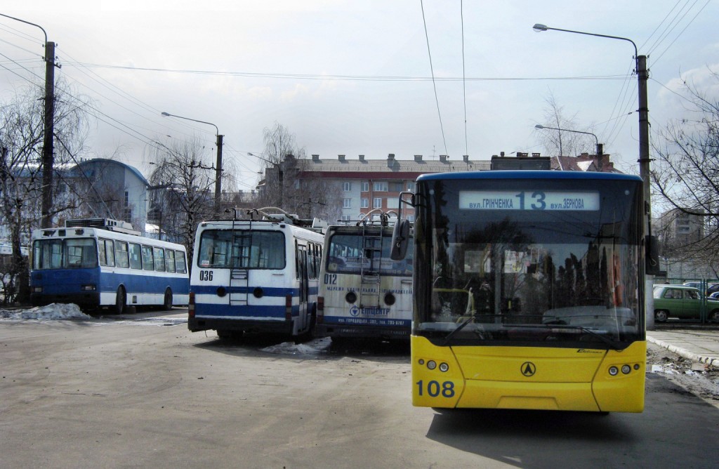 Lvov, LAZ E183D1 — 108