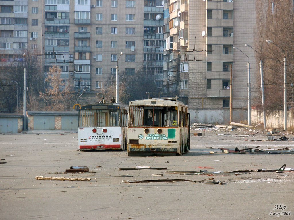 Kiev, Škoda 14Tr02/6 nr. 196; Kiev — Trolleybus depots: 1. Old yard at Krasnoarmeiskaya (Velyka Vasylkivska) str.