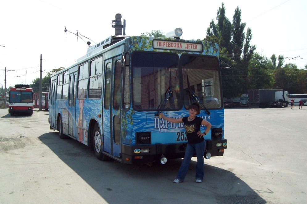 Dnipro, YMZ T2 č. 2532; Dnipro — Electric transit workers