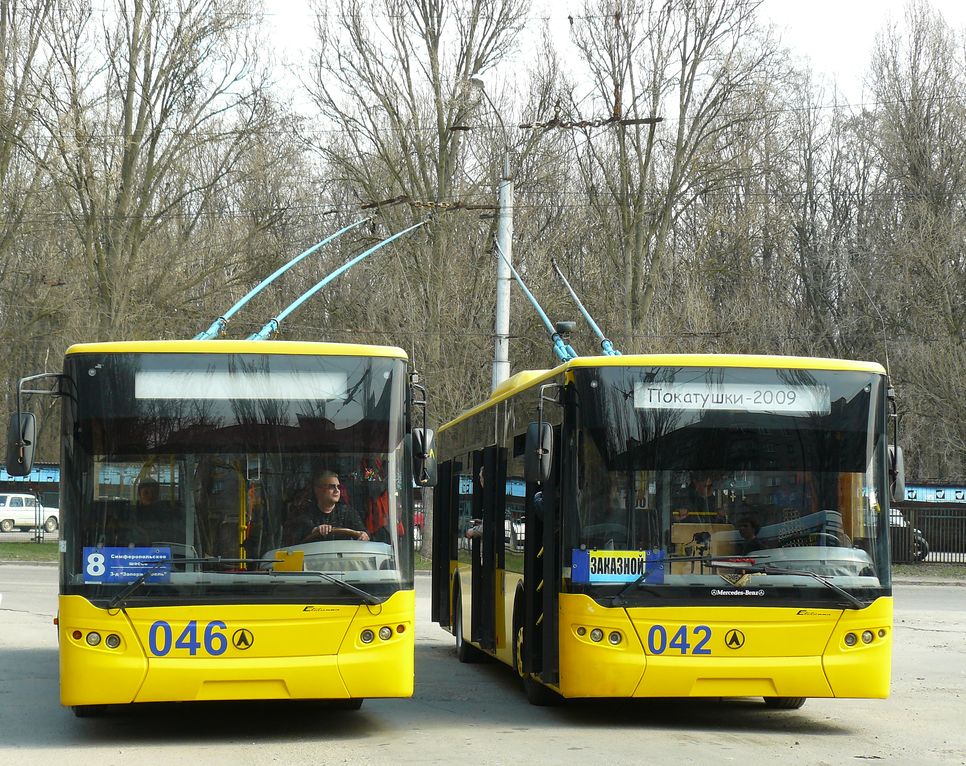 Zaporižžja, LAZ E183D1 № 046; Zaporižžja, LAZ E183D1 № 042; Zaporižžja — Fantrip on the LAZ E183D1 #042 trolleybus (4 Apr 2009)