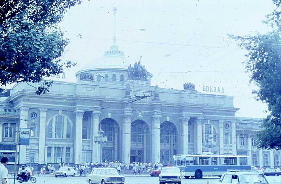 Odesa, ZiU-682V [V00] nr. 834; Odesa — Old Photos: Trolleybus