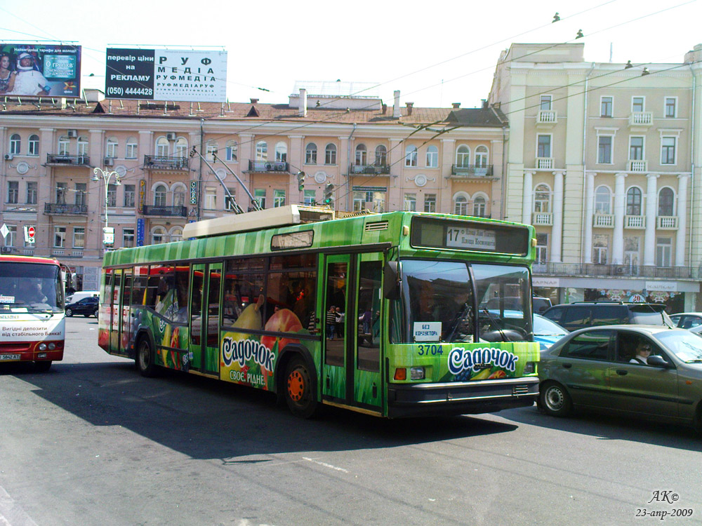 Kiev, MAZ-103T nr. 3704