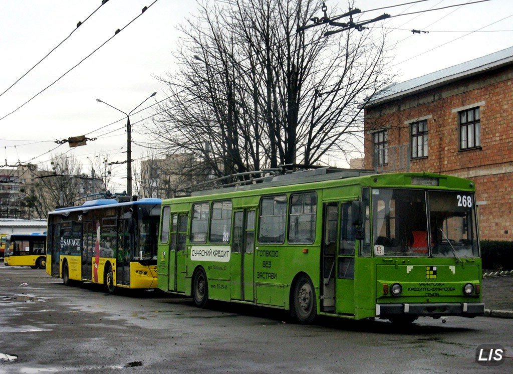 Černovice, Škoda 14Tr02/6 č. 268; Černovice, LAZ E183D1 č. 345