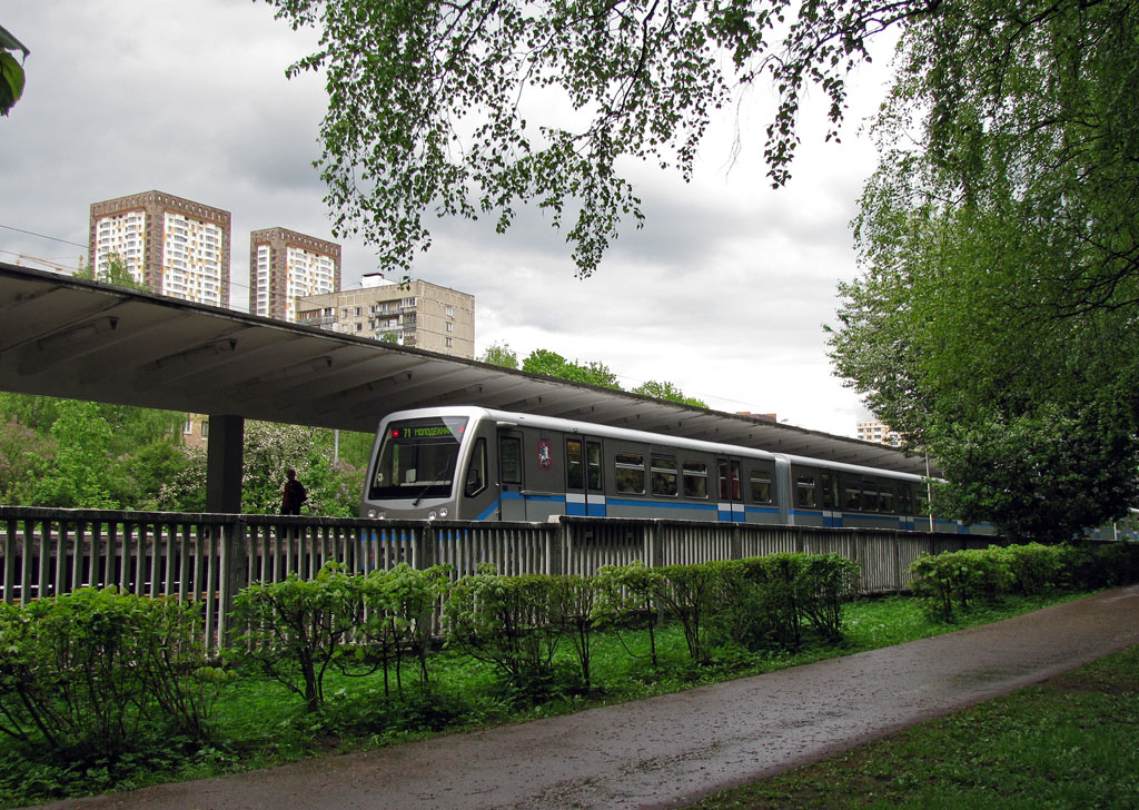 Maskva — Metro — [3] Arbatsko-Pokrovskaya Line; Maskva — Metro — Vehicles — Type 81-740/741 “Rusich” and modifications