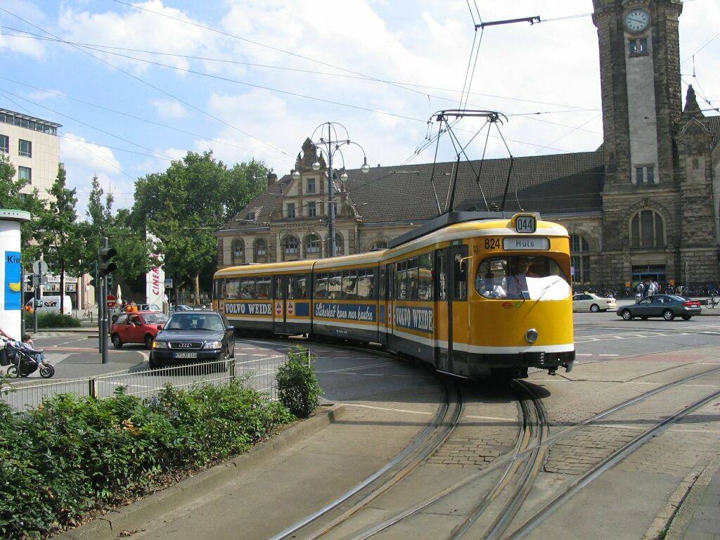 Krefeld, Duewag GT8 nr. 824