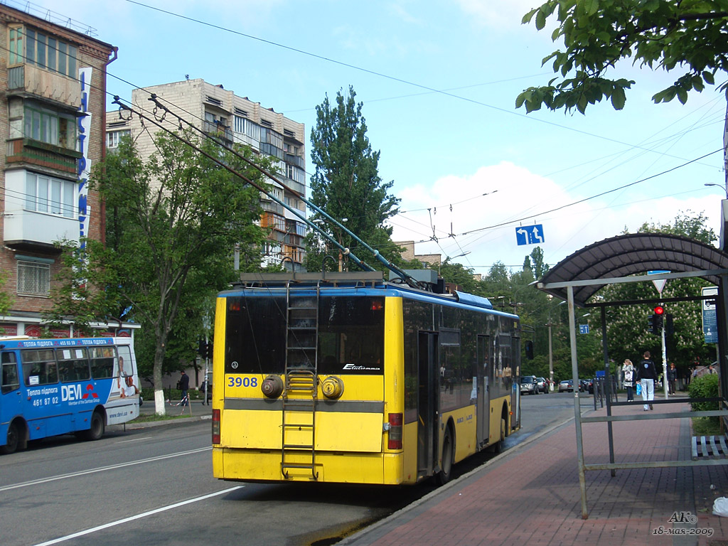 Kyjev, LAZ E183D1 č. 3908