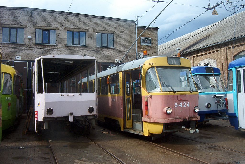 Рига, Tatra T3MR (T6B5-R) № 3-521; Рига, Tatra T3SU № 5-424