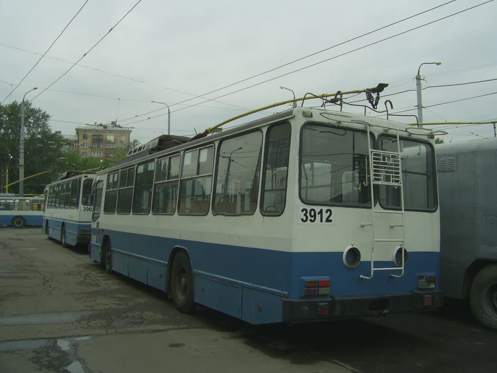 Moscow, YMZ T2 № 3912