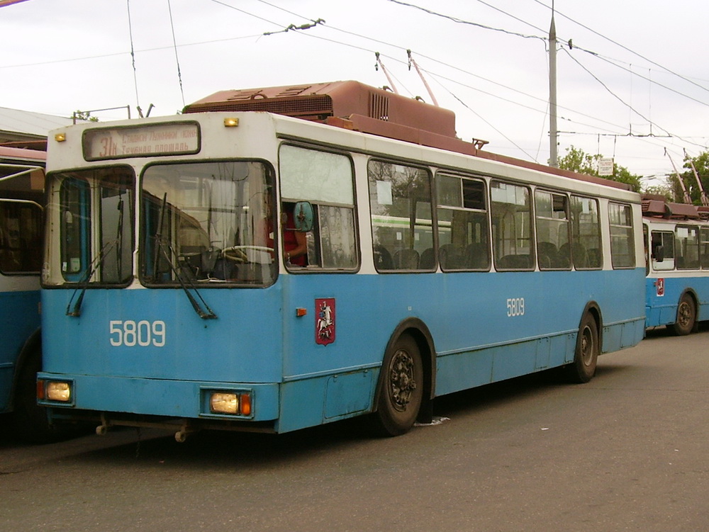 Москва, ЗиУ-682ГМ1 (с широкой передней дверью) № 5809