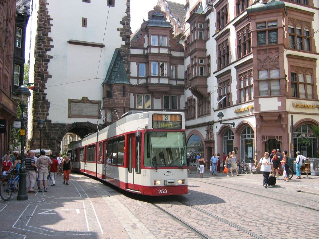 Freiburg im Breisgau, Duewag GT8Z č. 253