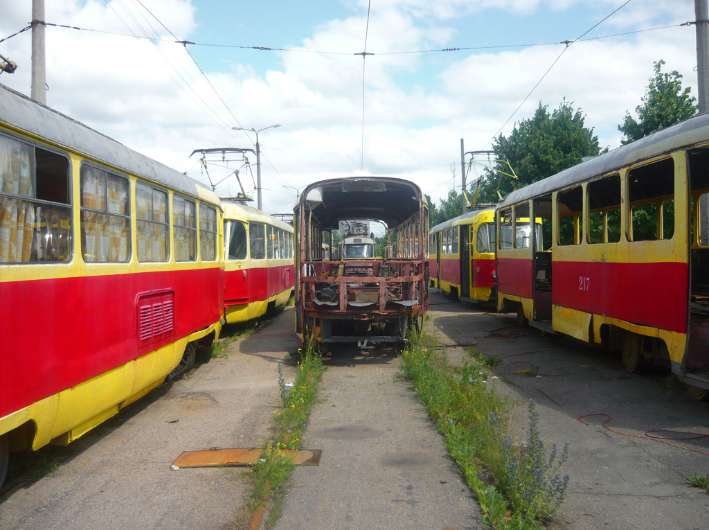 Курск, Tatra T3SU (двухдверная) № 421; Курск, Tatra T3SU № 217; Курск — Территория Восточного трамвайного депо