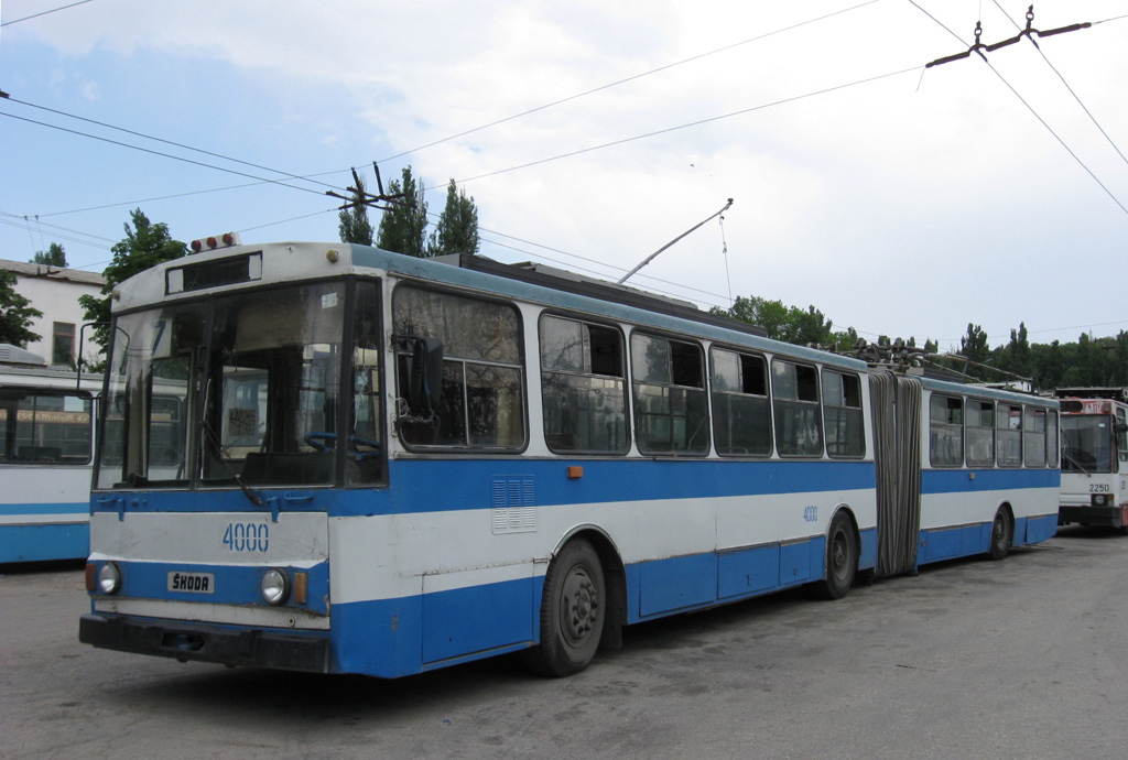 Crimean trolleybus, Škoda 15Tr02/6 № 4000