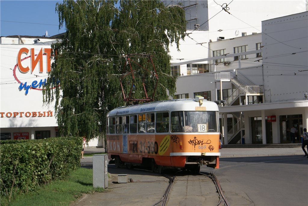 Iekaterinbourg, Tatra T3SU N°. 669