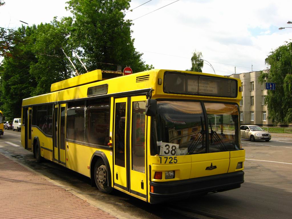 Перевозка троллейбусов. Фото троллейбусов МАЗ Т 200.