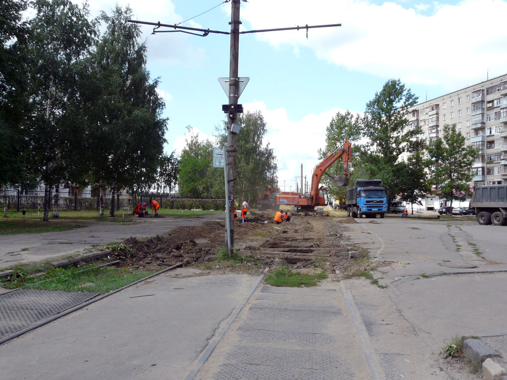 Jaroslavl — Dismantling tramway tracks