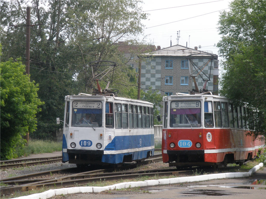 Omsk, 71-605 (KTM-5M3) # 109; Omsk, 71-605A # 104