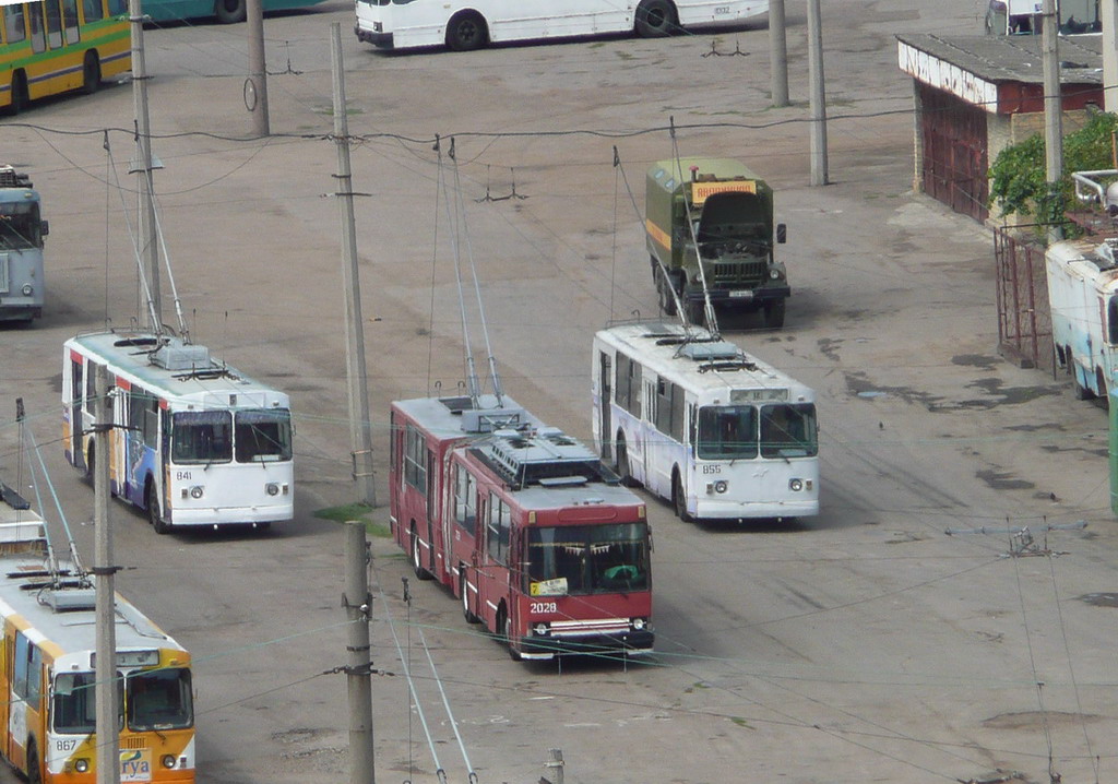 Odesa, ZiU-682G [G00] Nr. 867; Odesa, ZiU-682V-012 [V0A] Nr. 841; Odesa, YMZ T1 Nr. 2028; Odesa, ZiU-682V-013 [V0V] Nr. 855; Odesa — Trolleybus Depot #2