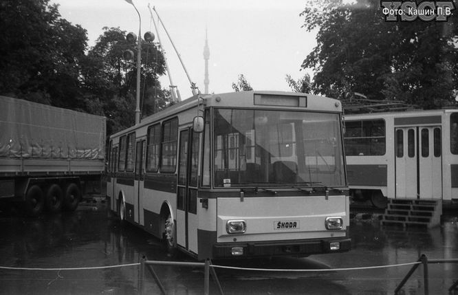 Москва — Исторические фотографии — Трамвай и Троллейбус (1946-1991); Москва — ЧССР — 1985