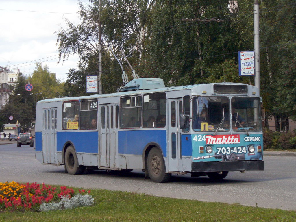 Киров, ЗиУ-682В1 № 424