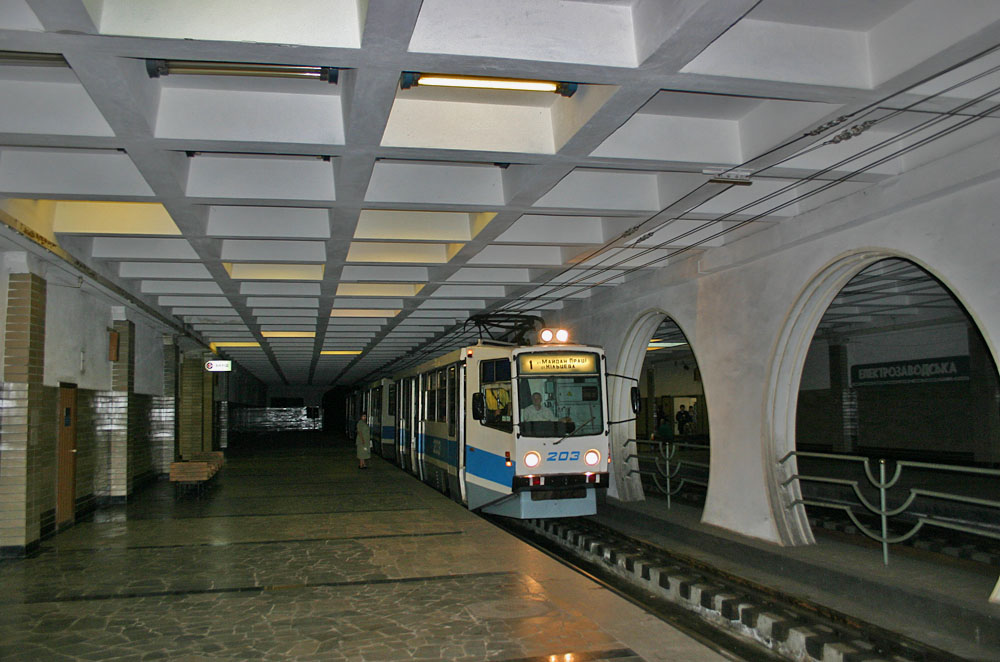 Kryvyi Rih, 71-611 № 203; Kryvyi Rih — Fantrip via LRT with 3-car 71-611 EMU train 203+204+205 on 12 June 2006