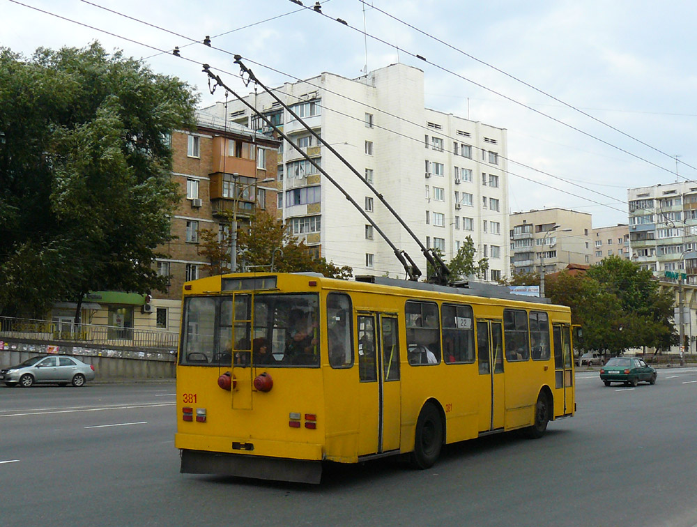 Київ, Škoda 14Tr02/6 № 381