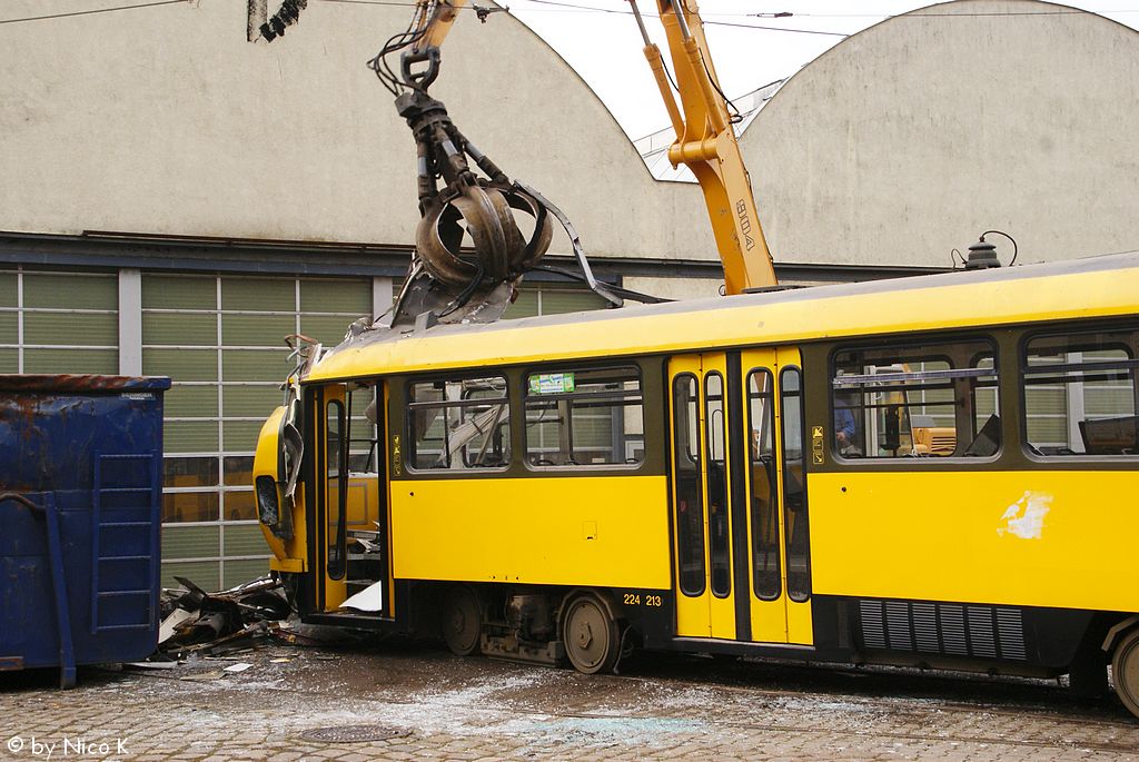 Дрезден, Tatra T4D-MT № 224 213; Дрезден — Слом трамвайних вагонов «Татра»