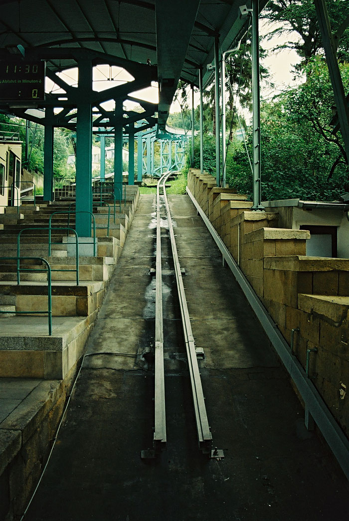 Dresde — Track and technology of the Dresden suspension railway