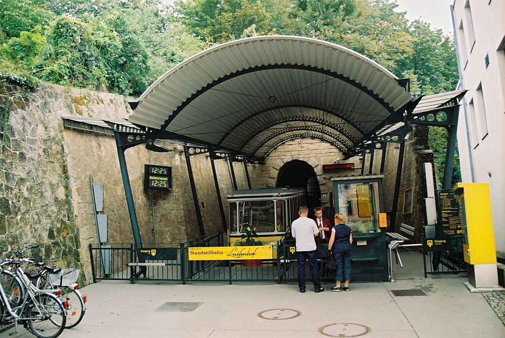 Dresden — Track and technology of the Dresden funicular