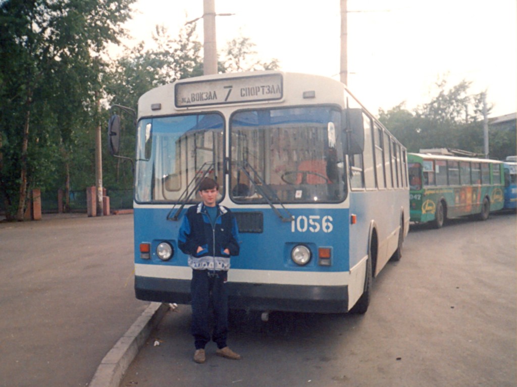 Krasnojarska, ZiU-682G-012 [G0A] № 1056; Electric transport employees