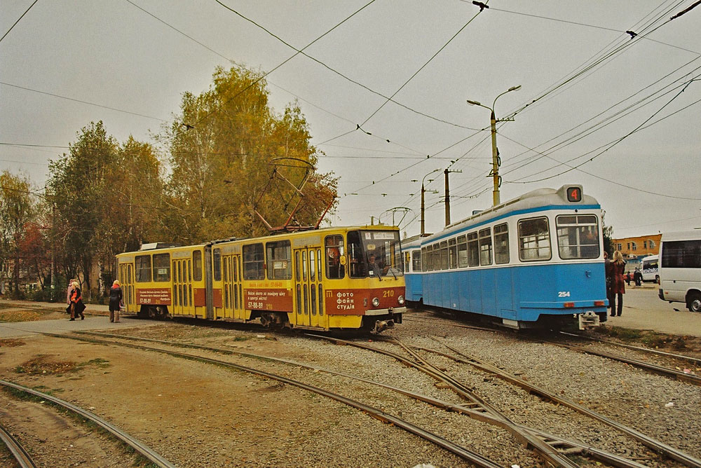 Vinnytsia, Tatra KT4SU nr. 210; Vinnytsia, SIG B4 "Karpfen" nr. 254