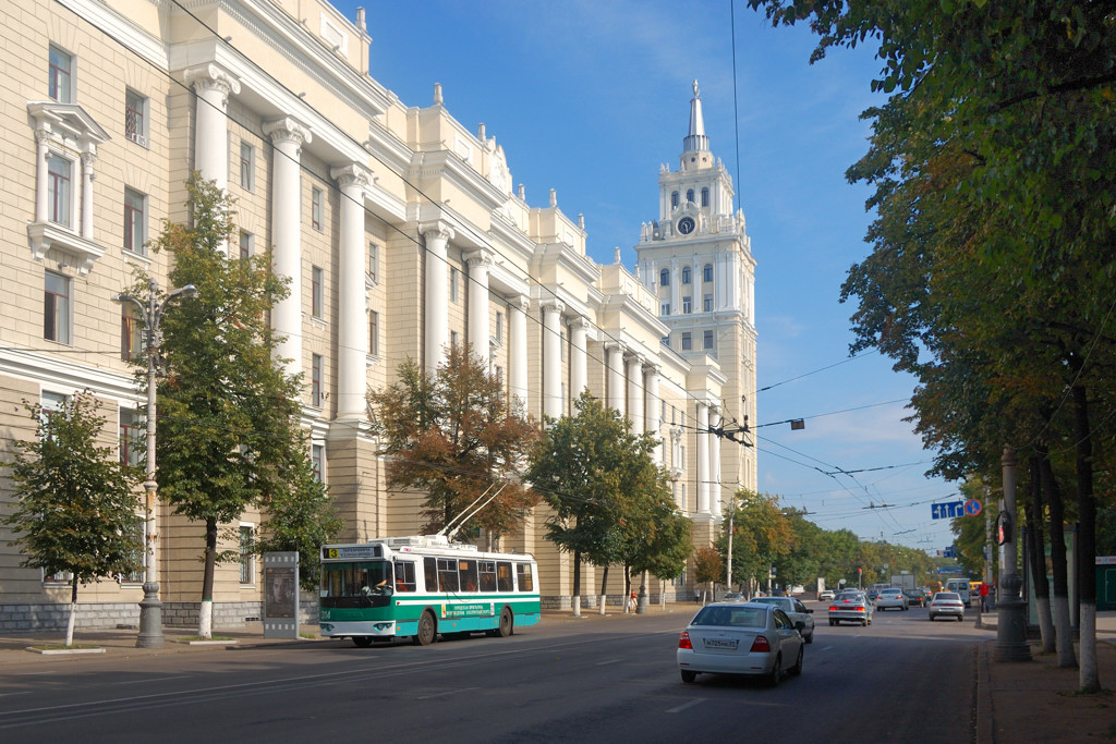 Voronezh net. Проспект революции здание ЮВЖД. Воронеж Центральная улица. Центральная улица Воронежа проспект революции. Воронеж центр города улицы.