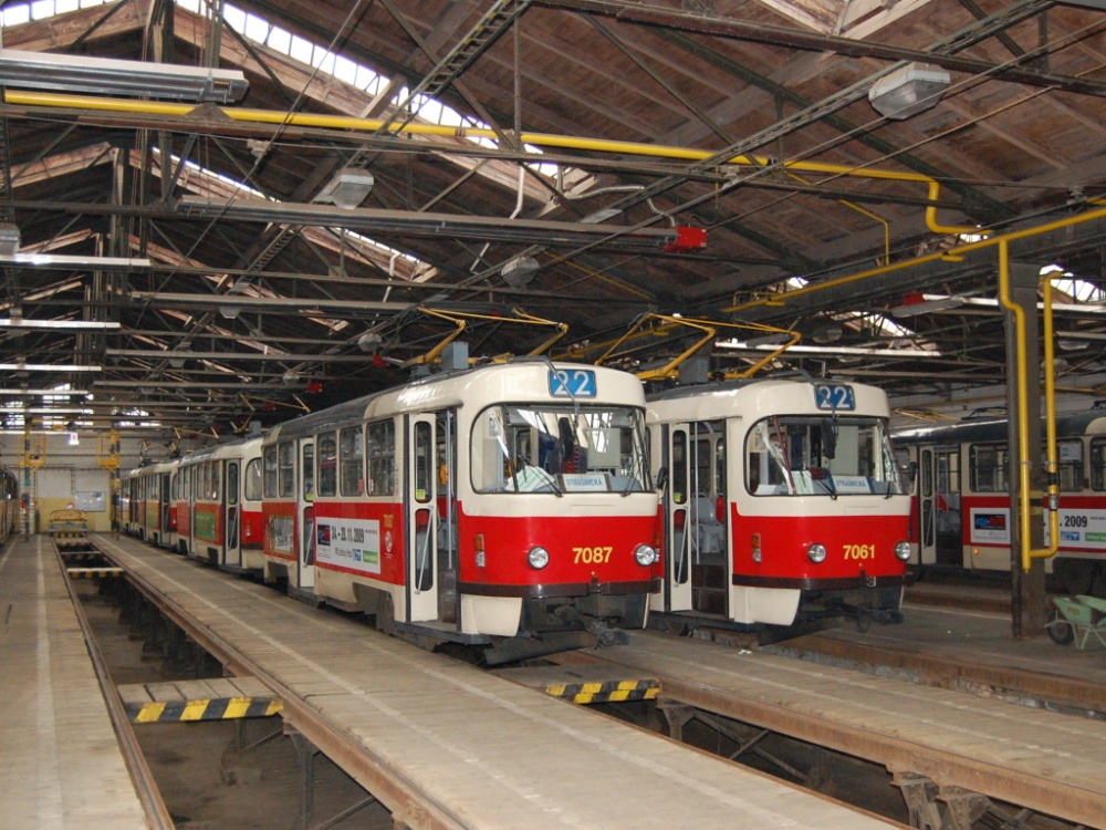 Prága, Tatra T3SUCS — 7087; Prága, Tatra T3SUCS — 7061; Prága — Tram depots