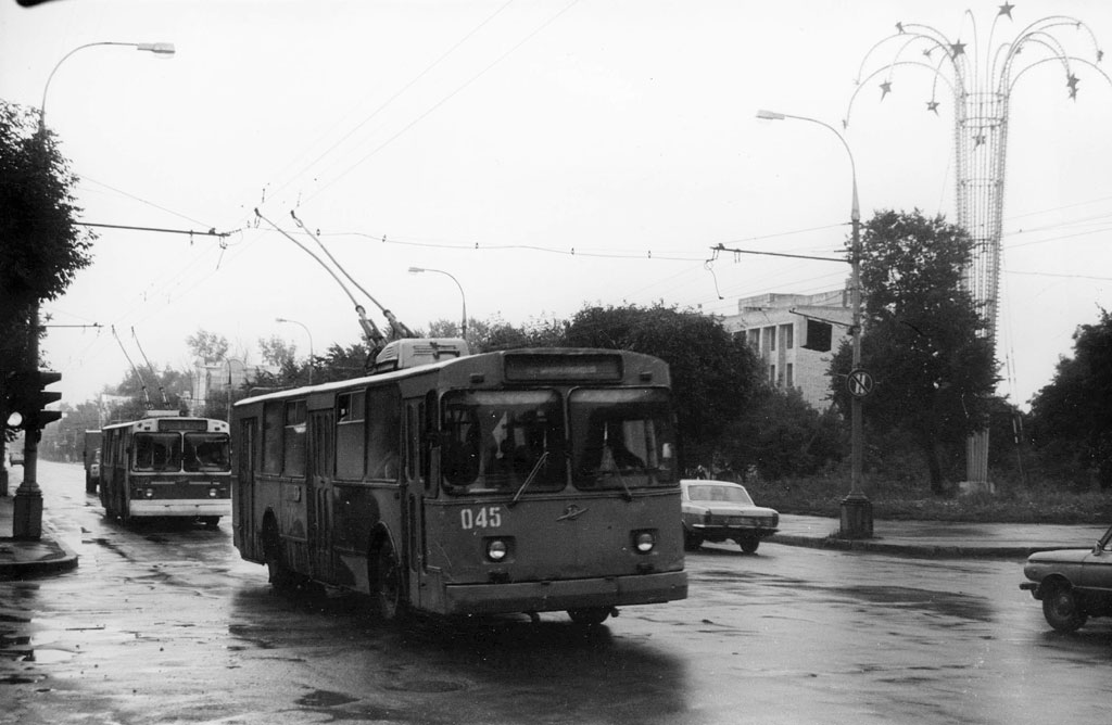 Oryol, ZiU-682V-012 [V0A] č. 092; Oryol, ZiU-682V1 č. 045; Oryol — Historical photos [1946-1991]