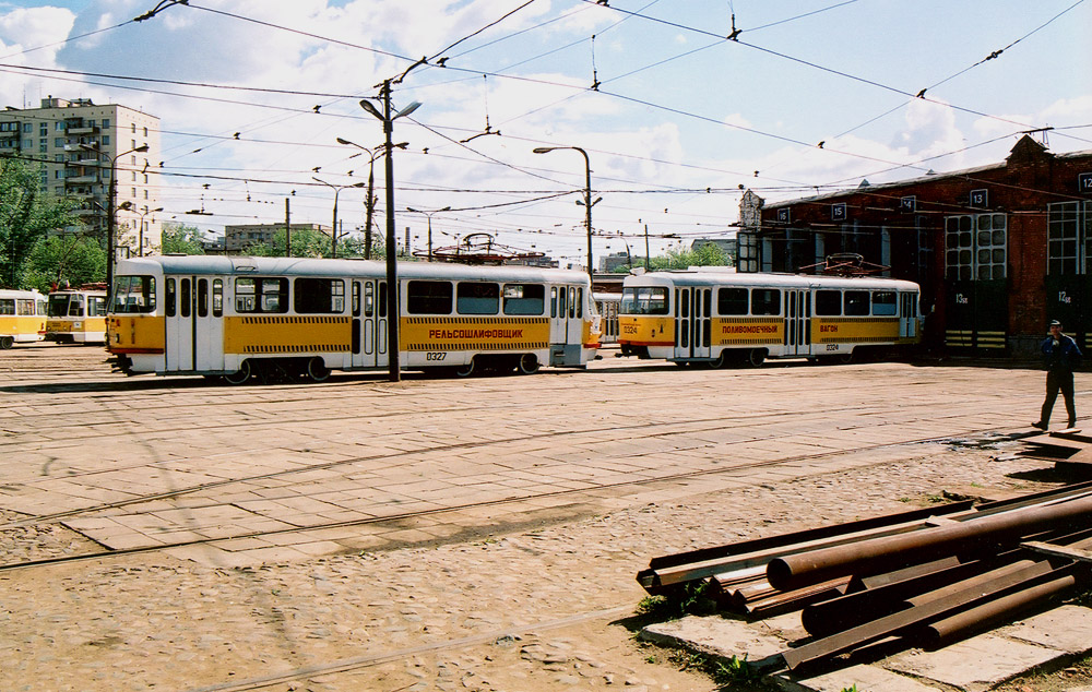 Moskva, Tatra T3SU č. 0324; Moskva, Tatra T3SU č. 0327; Moskva — Tram depots: [3] Krasnopresnenskoye. Old territory on in Vagankovo (until 2002)