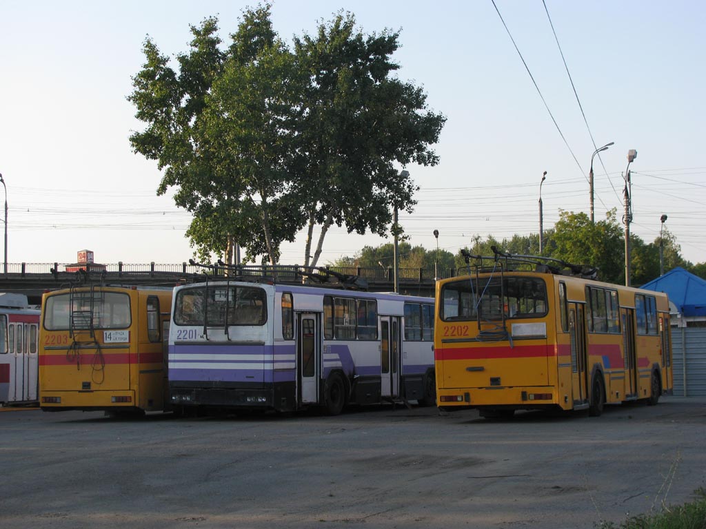 Iževsk, Nordtroll NTR-120MT č. 2203; Iževsk, Nordtroll NTR-120MT č. 2201; Iževsk, Nordtroll NTR-120MT č. 2202; Iževsk — Trolleybus deport # 2