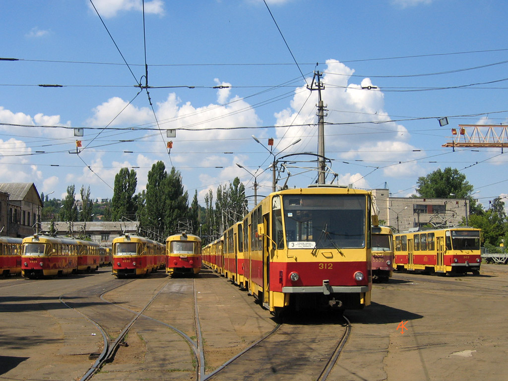 Киев, Tatra T6B5SU № 312; Киев — Трамвайные депо: имени Шевченко. Старая территория на ул. Горького (Антоновича)