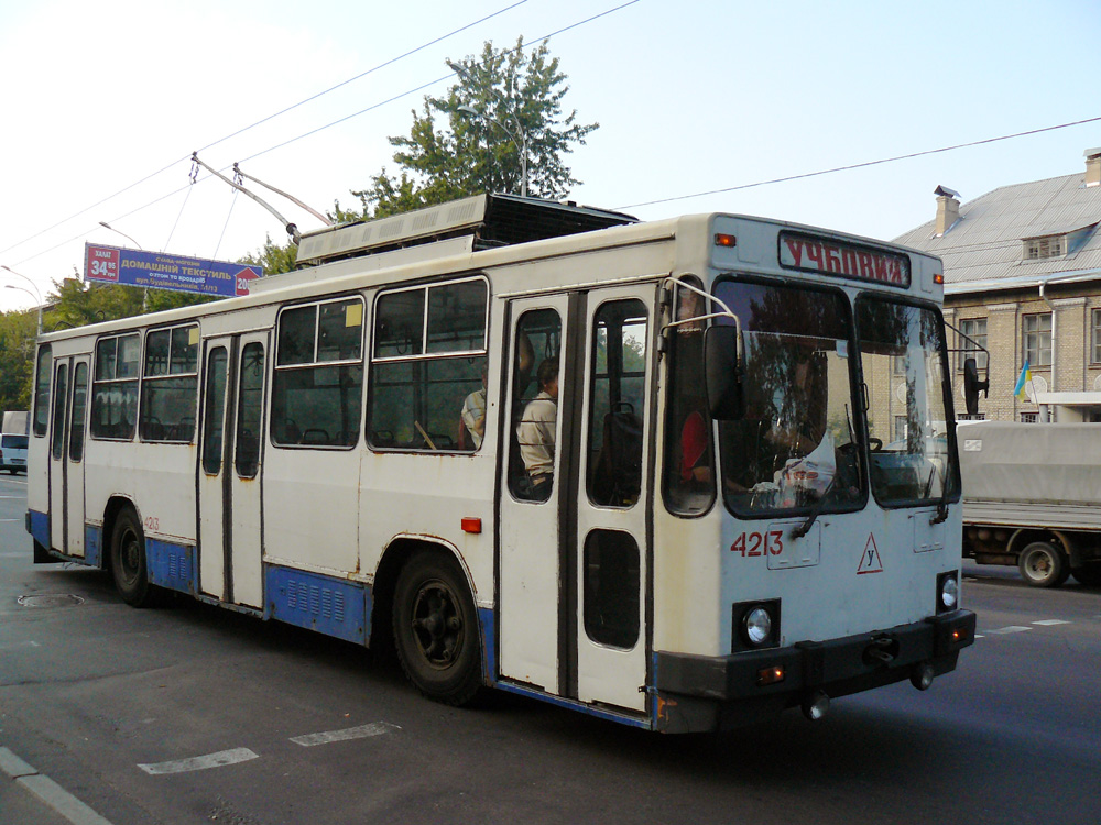 Kijev, YMZ T2 — 4213