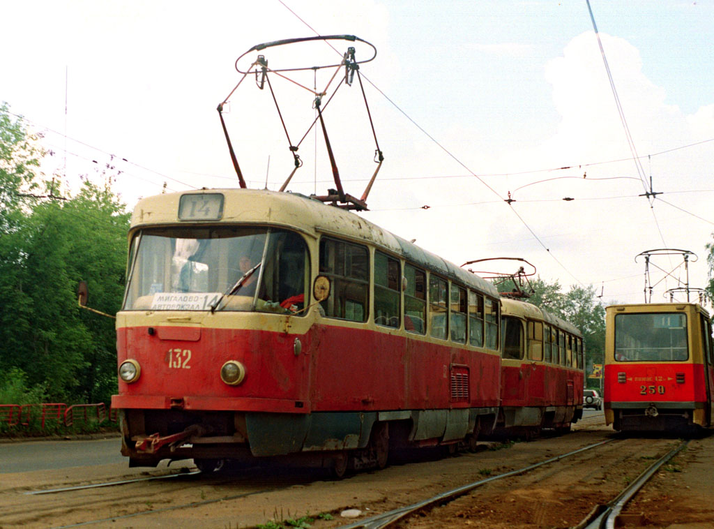 Tver, Tatra T3SU № 132; Tver, 71-605A № 250; Tver — Tver tramway in the early 2000s (2002 — 2006)
