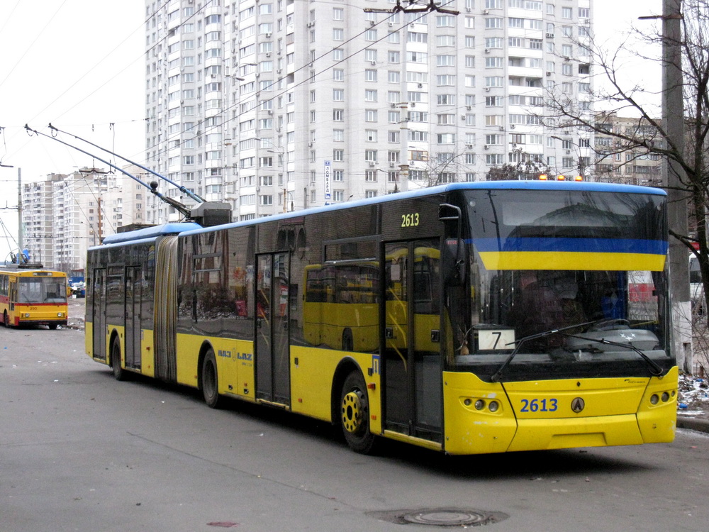 Kyjev, LAZ E301D1 č. 2613