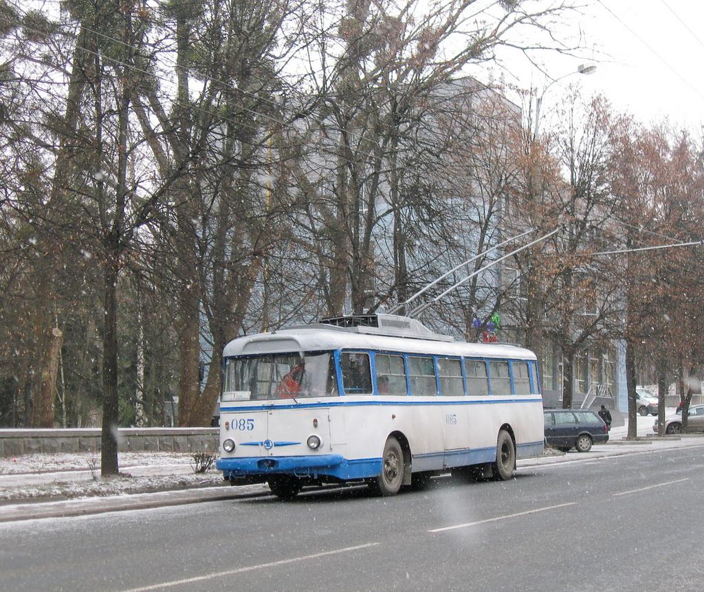 Rivne, Škoda 9TrH27 # 085