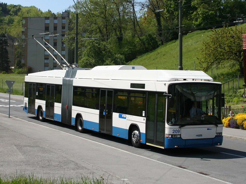 Luzern, Hess SwissTrolley 3 (BGT-N2C) Nr. 209
